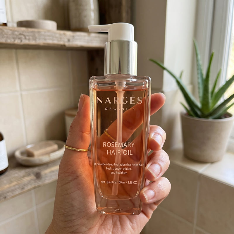 ★★★★★ I've tried a lot of hair oils and this is one of the few I actually finished